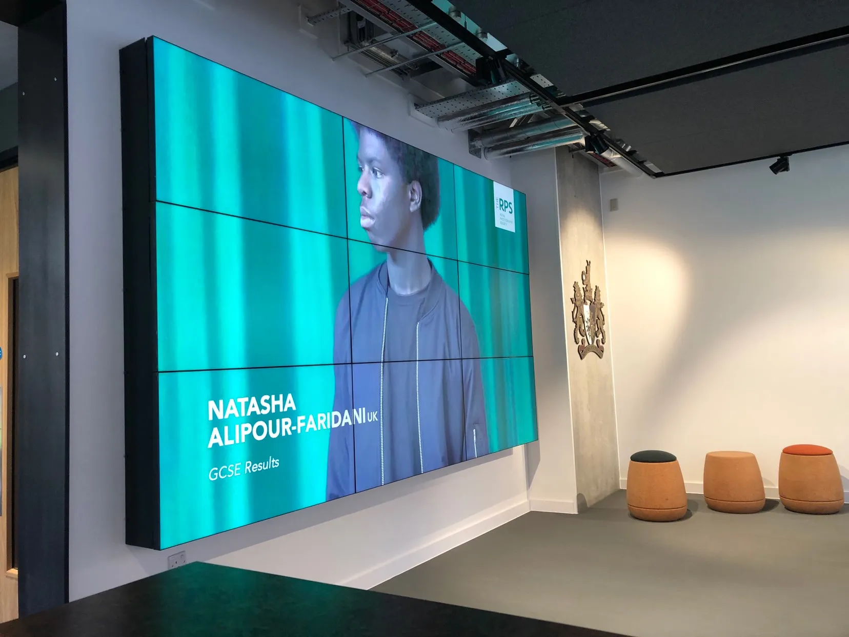 workplace signage, workplace screens, business screens, video walls, business digital signage, corporate signage, corporate screens